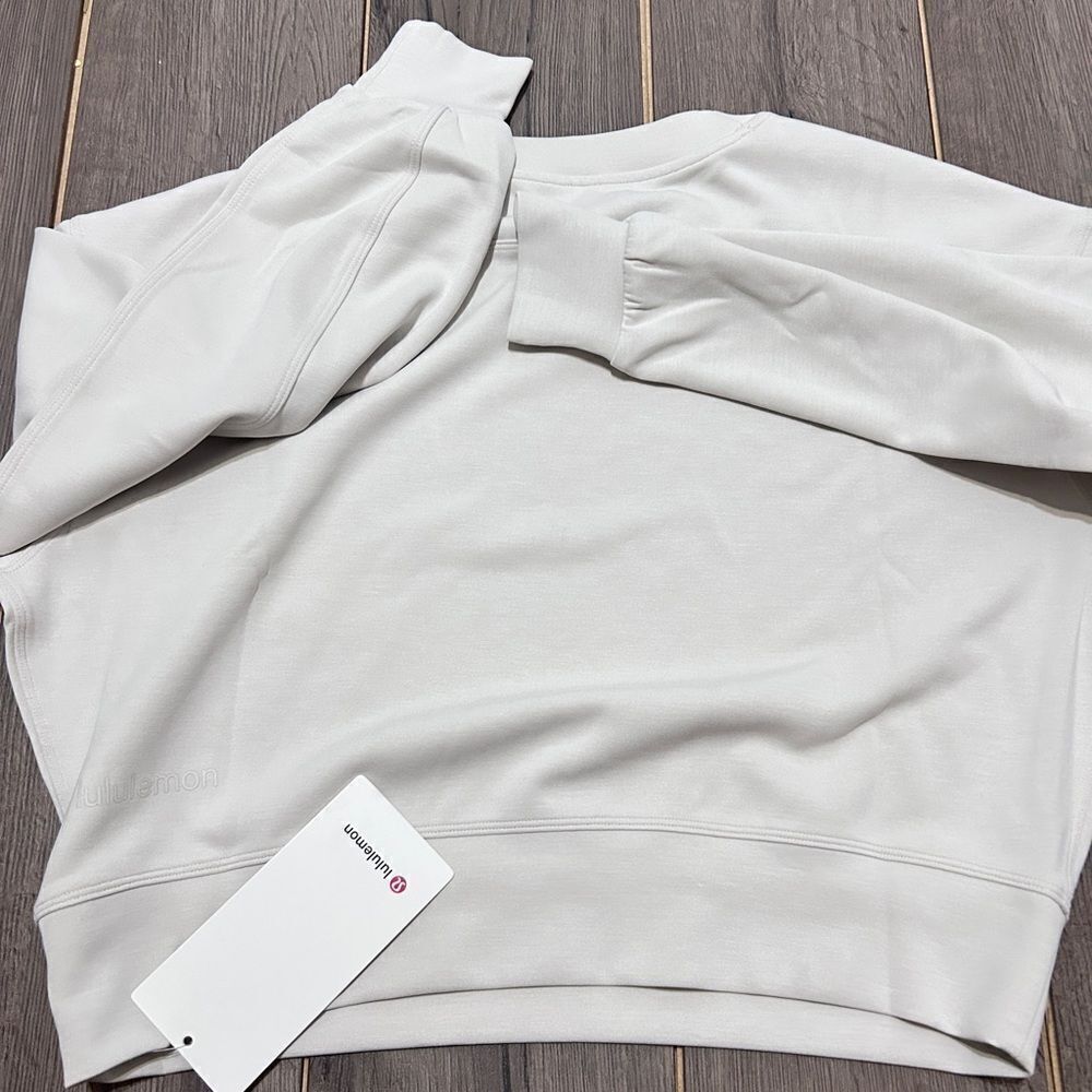 New SoftStreme Perfectly Oversized Cropped Crew - Picture 2 of 2